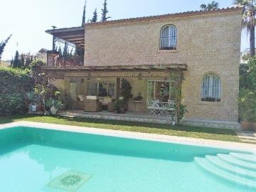 Detached Villa in Nueva Andalucía