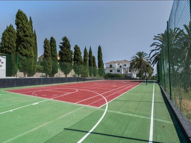 Detached Villa in Nueva Andalucía