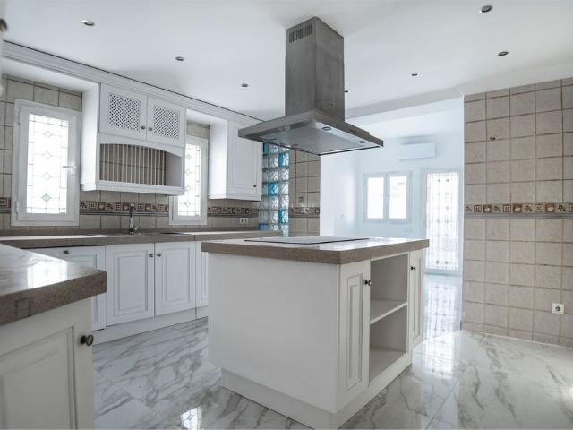 Detached Villa in Nueva Andalucía