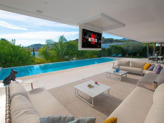 Detached Villa in Nueva Andalucía