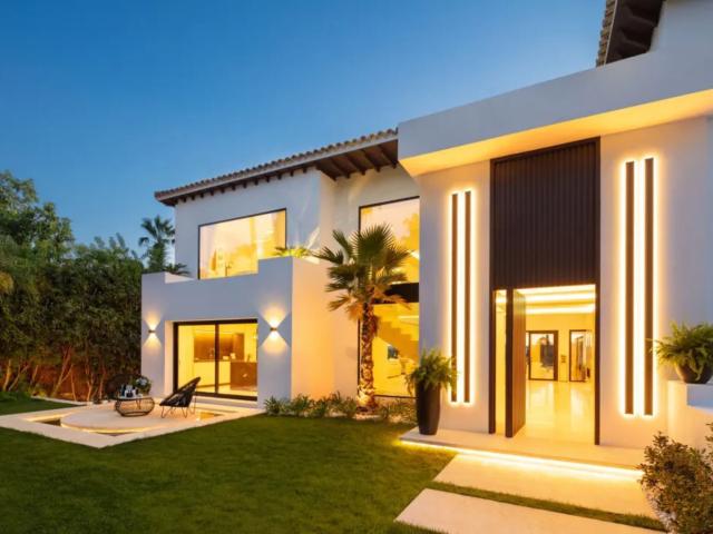 Detached Villa in Nueva Andalucía