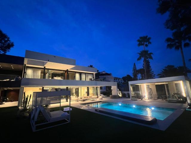 Detached Villa in Sierra Blanca