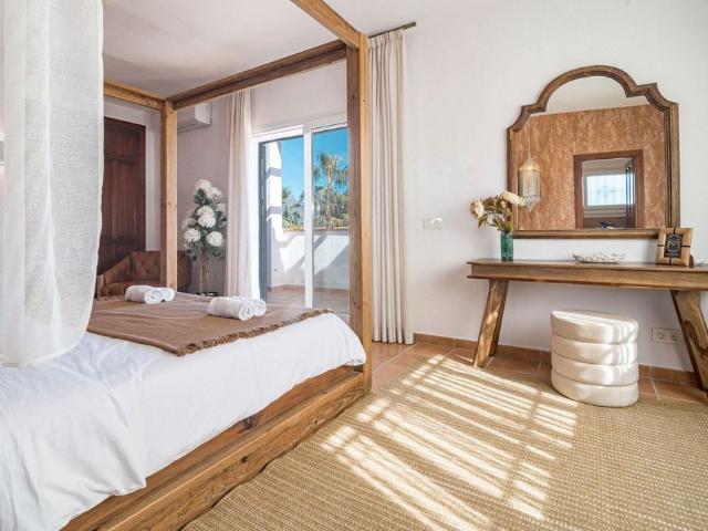 Detached Villa · New Golden Mile