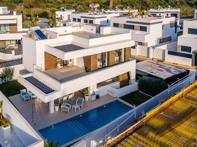 Detached Villa · Selwo