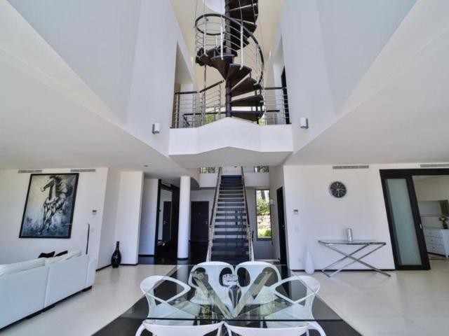 Detached Villa · Sierra Blanca