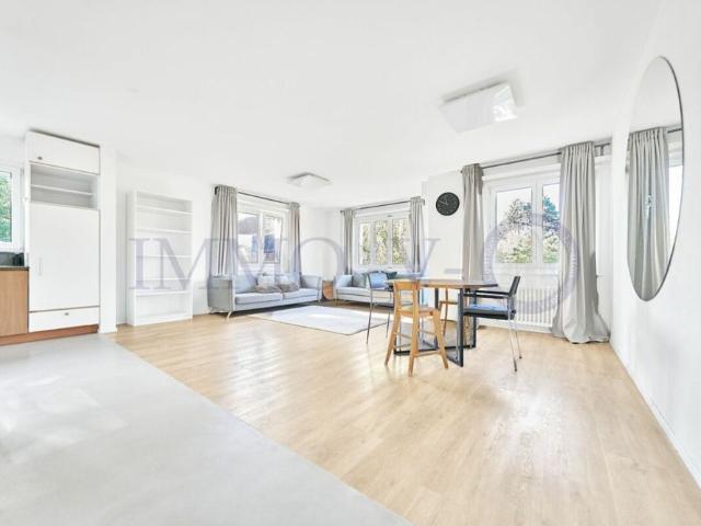 DETACHED WITH LARGE GARDEN AND IDEAL LOCATION