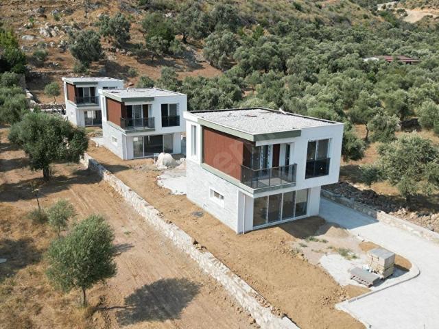 DETACHED DUPLEX VILLAS IN ÇÖKERTME, CLOSE TO THE SEA AND SURROUNDED BY NATURE