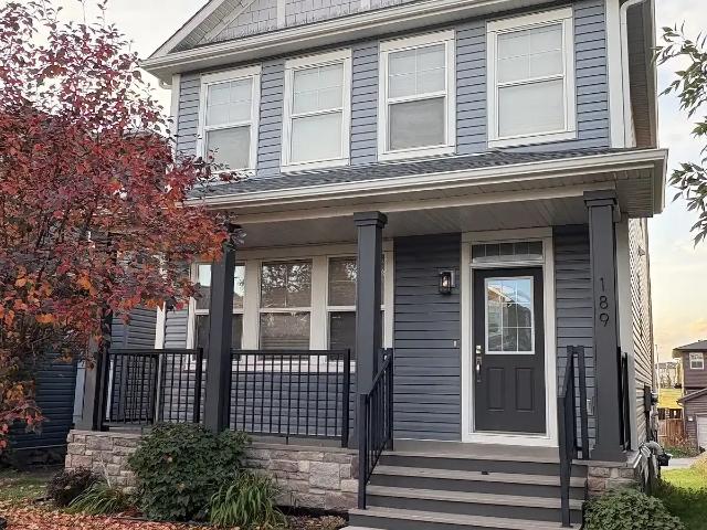 DETACHED! Evanston 1590 sq Ft3 Bed 2.5 bath — 3 Bedrooms Main Floor