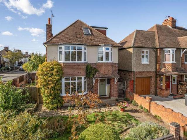 5 Bedroom Detached House