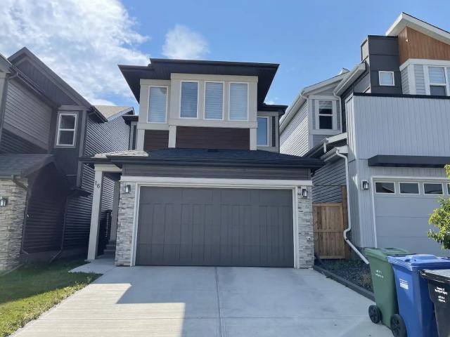 Detached House 3 beds 2.5 Baths 1 Kitchen + Double Attached Garage in Livingst