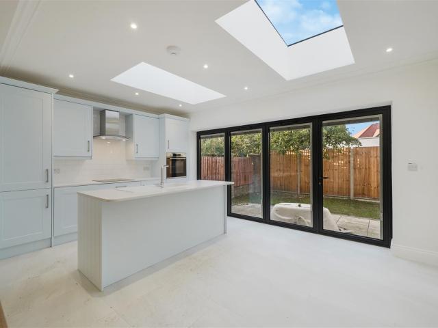2 bed flat to rent in Shelley Gardens, North Wembley | Daniels Estate Agents