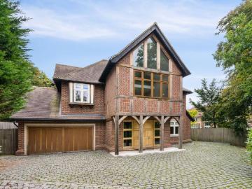 Detached House to rent with 5 bedrooms, Fairmile Lane, Cobham