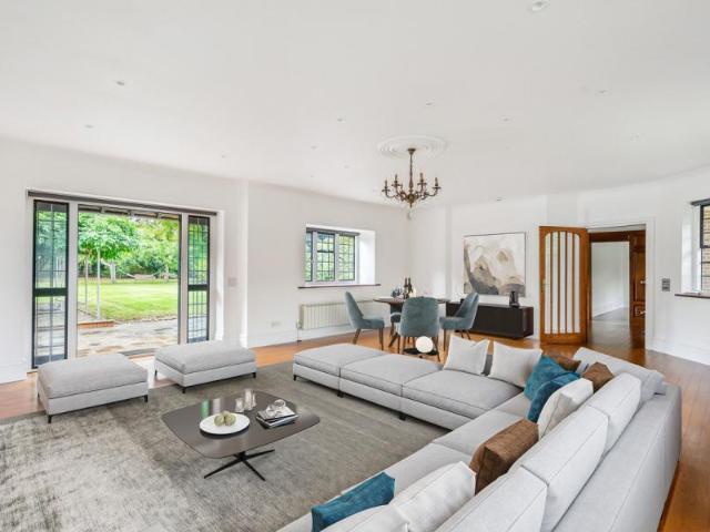 Detached House to rent with 5 bedrooms, Fife Road, East Sheen