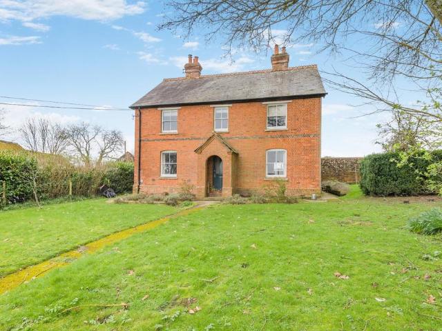 4 bedroom detached house to rent