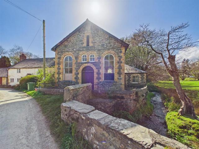 Detached house for sale