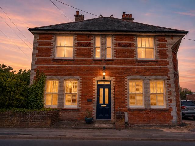 5 bedroom detached house for sale