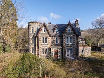 Detached house for sale