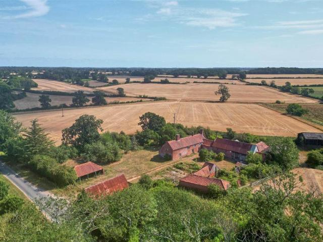 Detached house for sale