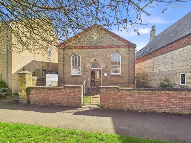 Detached house for sale
