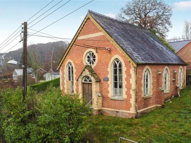 Detached house for sale