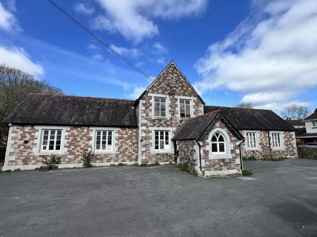 Detached house for sale