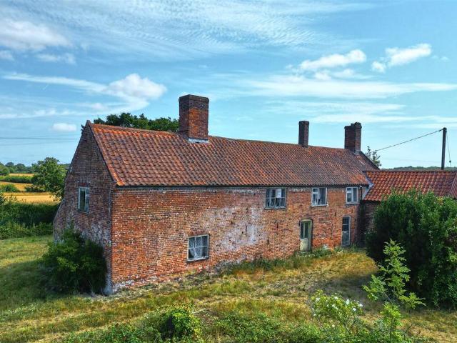 Detached house for sale