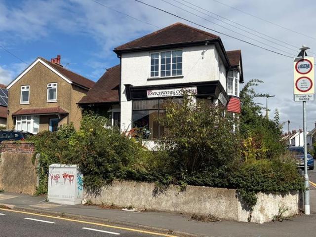 Detached house for sale
