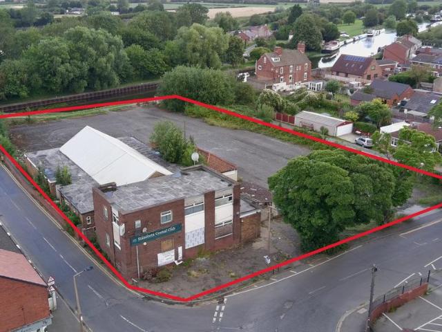 Detached house for sale