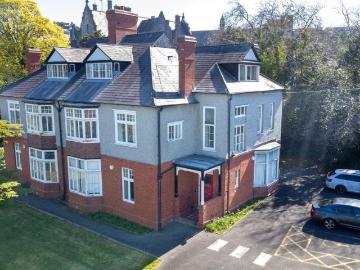 Detached house for sale