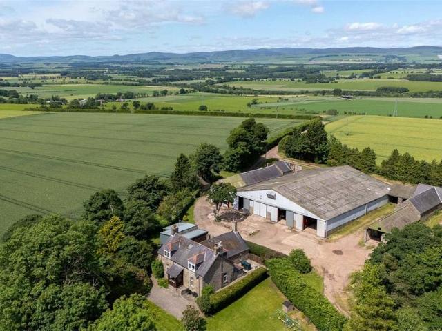 Detached house for sale