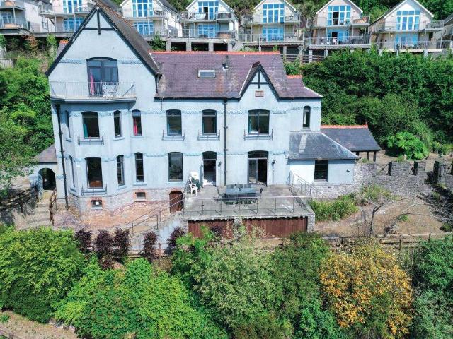 Detached house for sale