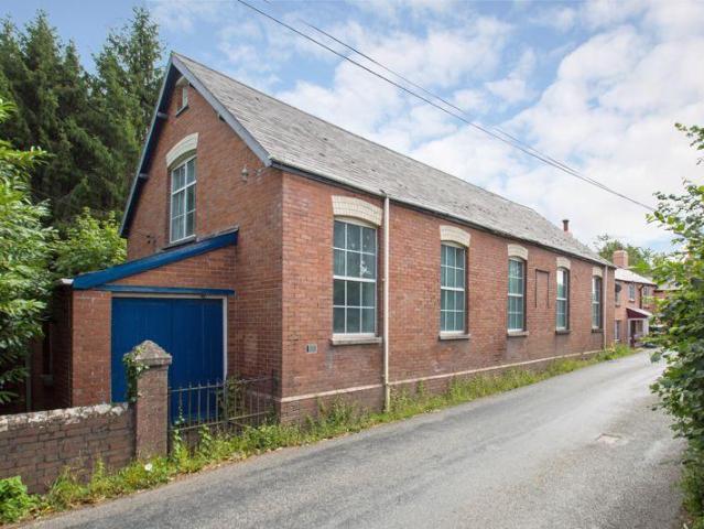 Detached house for sale