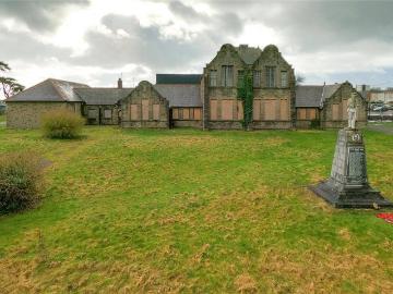 Detached house for sale