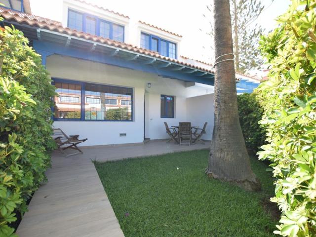 Detached house near the beach