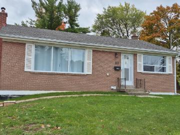 House for rent in Peel, Ontario - Parking