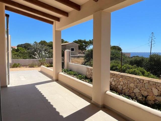 Detached seafront chalet near CalÃ³ des Moro â€“ quiet location in the southeast of Mallorca