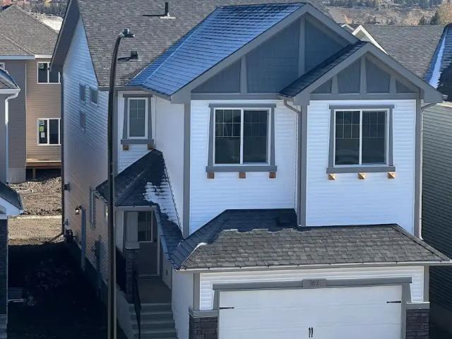 Detached single house brand new home