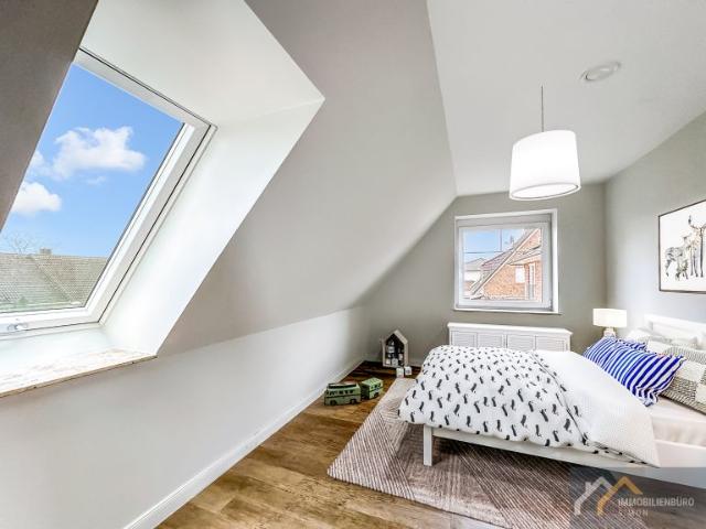 Modernes Einfamilienhaus in Kölln Reisiek mit Garten
