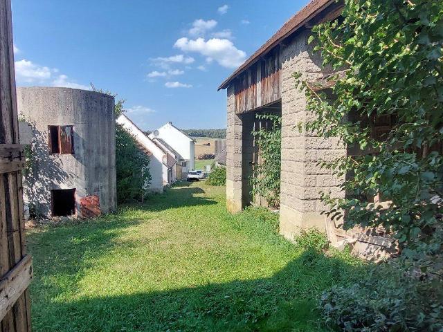 Deutsch Schützen Eisenberg: Einfamilienhaus mit großem Garten, Wirtschaftsgebäuden und Stadel !