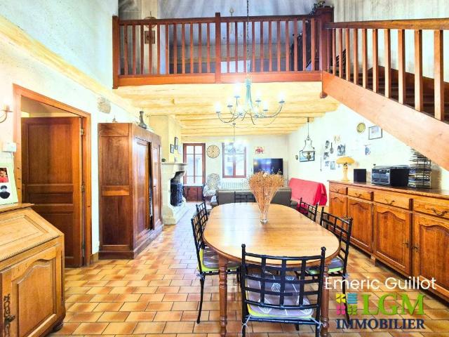 Deux maisons 172 m² habitables Garages Atelier Caves –. 172m² Villebarou
