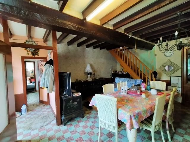 Deux maisons de campagne 5 pièces 147m² 147m² Courcité