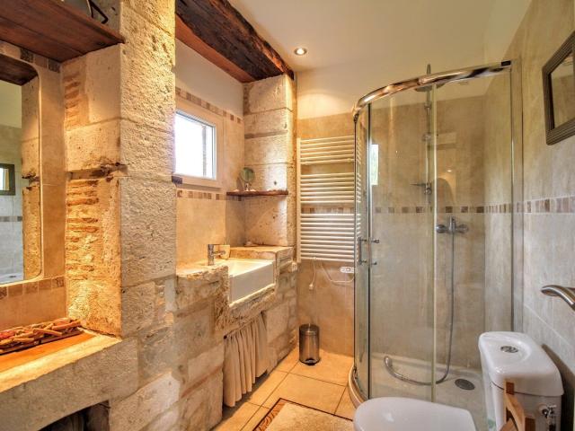 Deux maisons en pierre: investissement locatif ou rapproche. 295m² Saint Matré