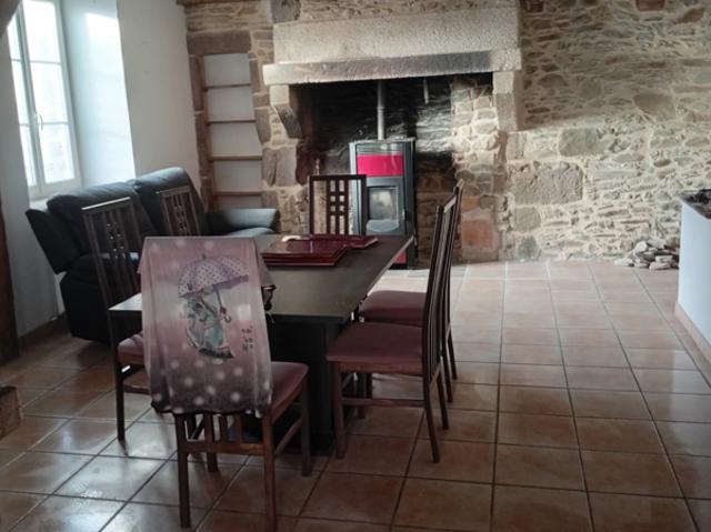DEUX MAISONS HABITABLES DE 165.45 M2
