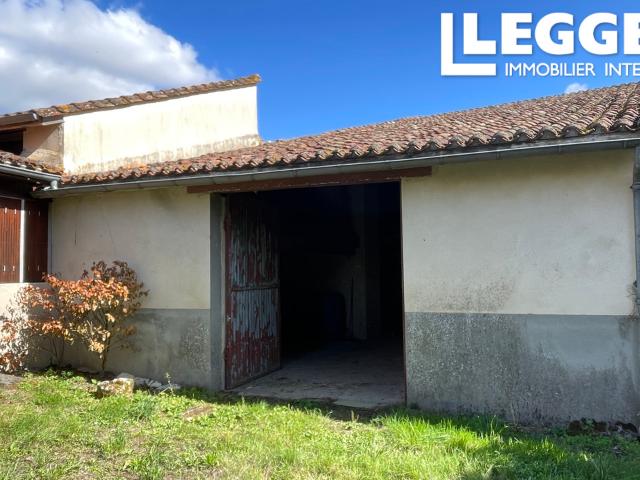 Deux maisons près des commerces, avec des bâtiments, jardin clos et jardin potager non attenant