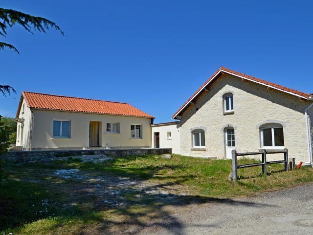 Deux maisons rénovées 143m² Duras