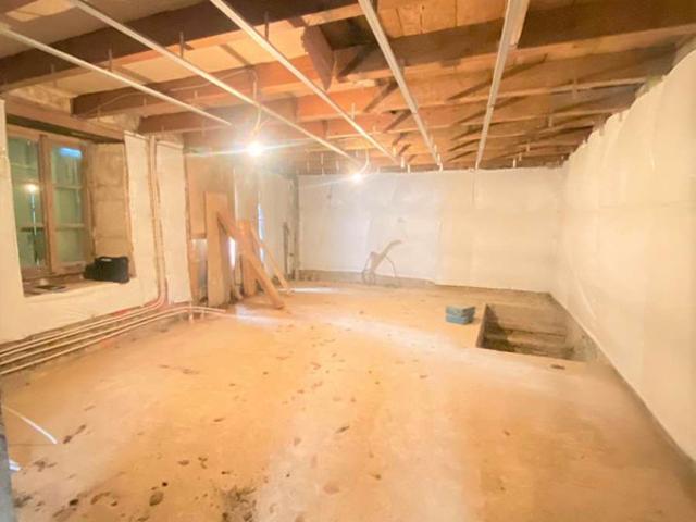 Deux Bâtisses en pierre à renover entierement