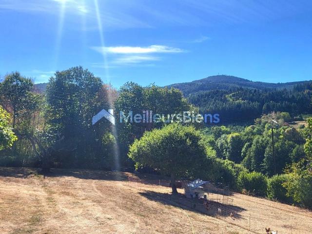 Deux Grosnes 69860: maison 5 pièces avec véranda et terrain 3290 m²