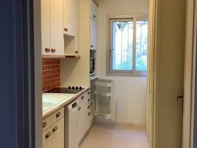 Deux pièces vide de 58m² avec terrasse de 9m²