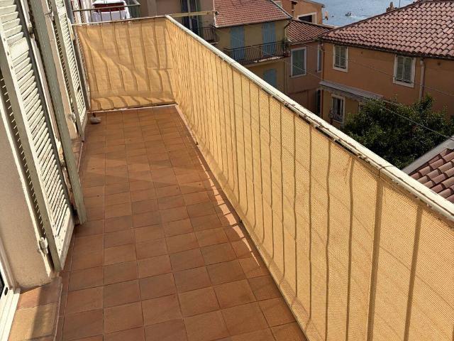 Deux pièces vue mer vieille ville