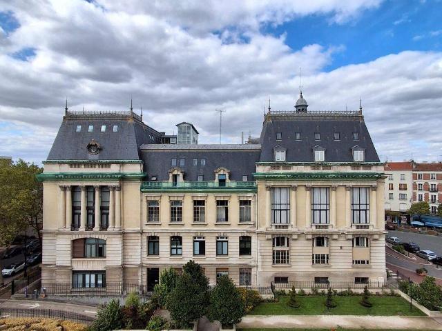 Deux pièces avec bureau Mairie de Saint Maur